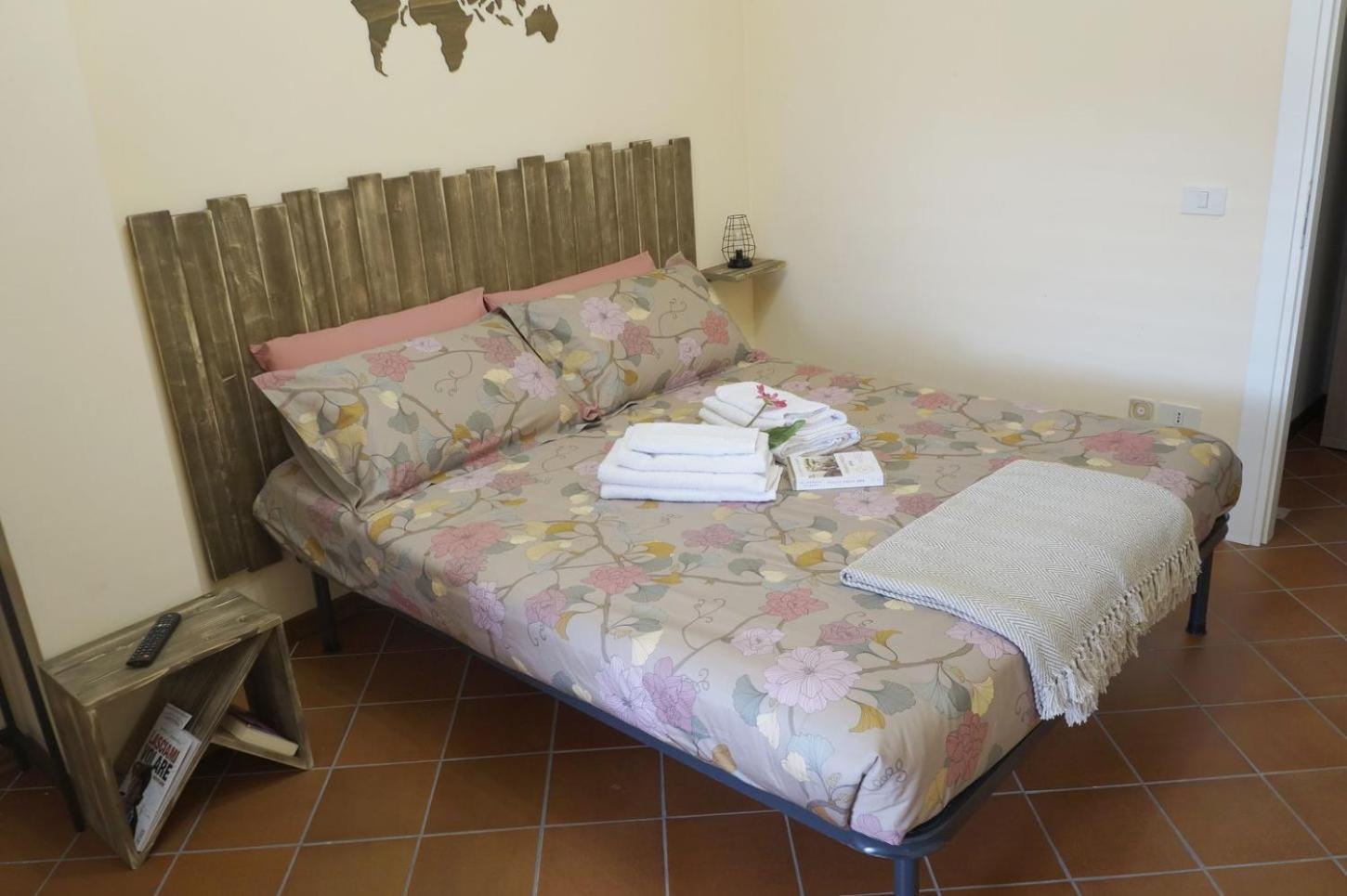 Casa Vacanze Donna Lucia カステル・ディ・サングロ エクステリア 写真